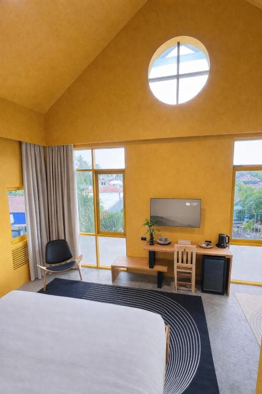 Deluxe Double Room with Shower — Centerpoint Koh Phangan